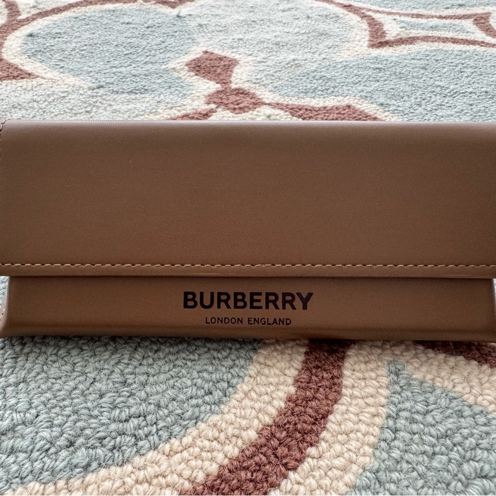 Burberry eyeglass case- new